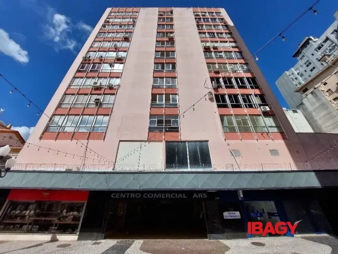 Oportunidade! Salas/Conjuntos em Centro - Florianópolis