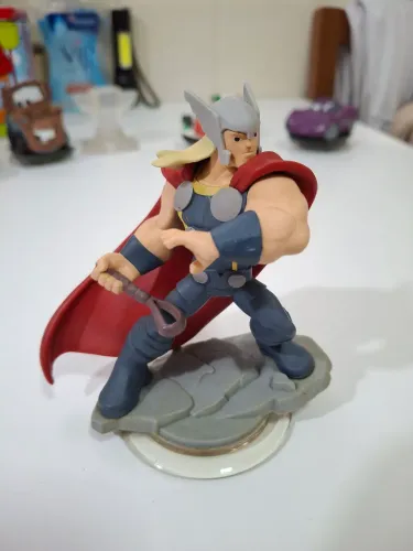 Disney Infinity Thor - com detalhe*