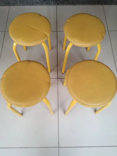 4 Banquetas Amarelas
