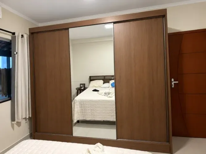 Guarda-roupa com cabeceira