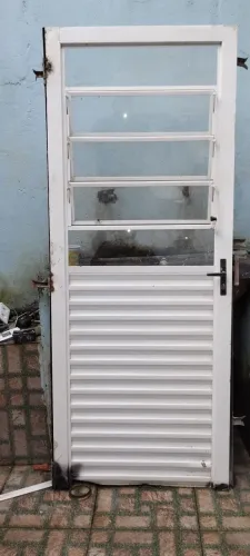 PORTA COM VASCULHANTE