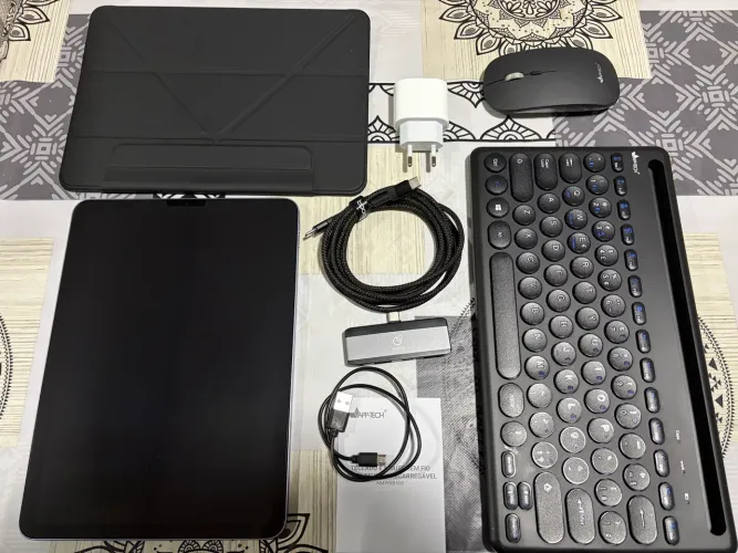 Apple IPad Air 5 gen M1 256gb Roxo Wi-Fi + kit acessórios
