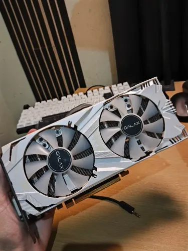 GTX 960 4Gb Branca (Funcionando)