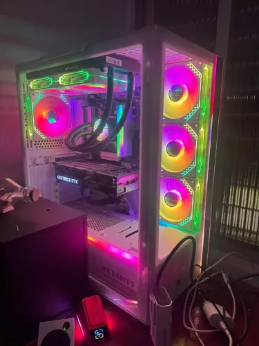 Pc Gamer - Ryzen 7 9700x - 32GB RAM - 4070