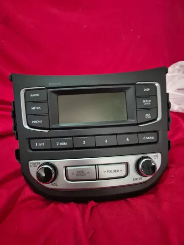 Rádio HB20 oriainal sem defeito funcionando perfeitamente.