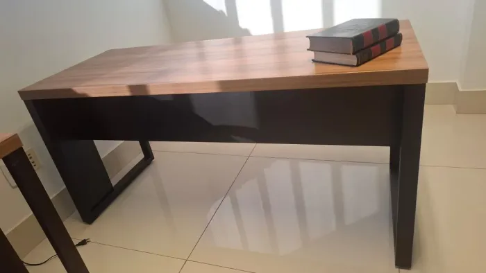 Vendo mesa de escritório - não entrego