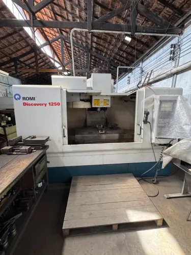 Centro de usinagem Discovery 1250 com 4 eixo