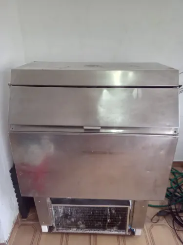 Maquina de gelo everest eg 100kg