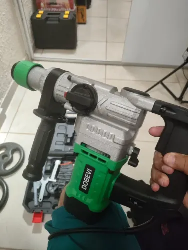 Martelo Elétrico 3 em 1 Dobevi |Drill/Hammer/Chisel Modes+ Troca Rápida + Anti-Poeira - VE