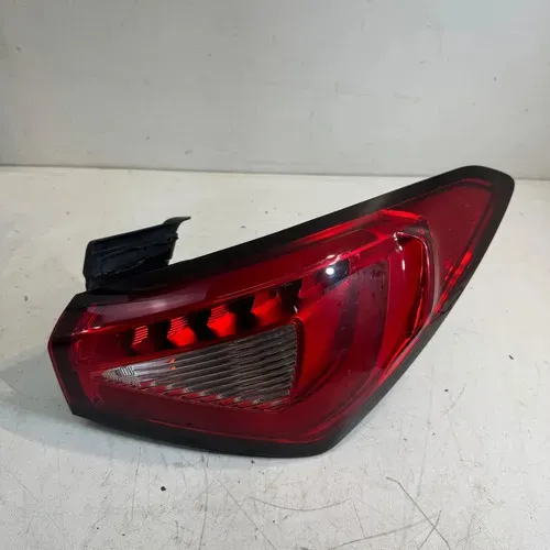 Lanterna Traseira Cronos Canto 2018 A 2021 Direito Original Direito/passageiro Vermelho