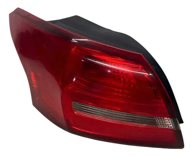 Lanterna Traseira Esquerda Ford Focus Sedan 2017 Com Detalhe Esquerdo/motorista Vermelho