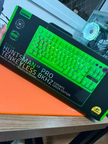 Teclado Razer Huntsman v3 Pro TKL 8000HZ - ESPORTS GREEN EDITION
