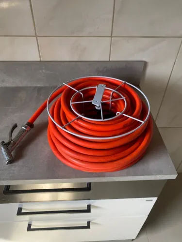 Mangueira Jardim 20 metros - Laranja - Com suporte Giratório
