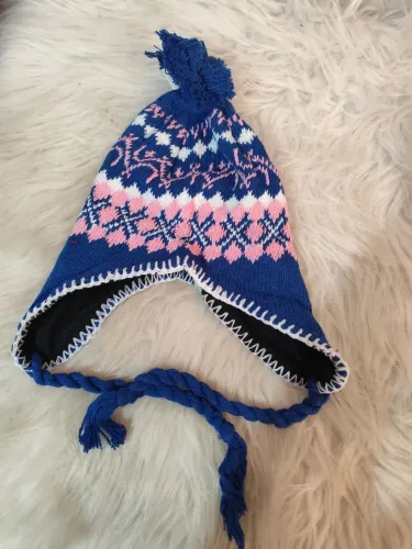 Touca infantil veste uns 2/3 anos