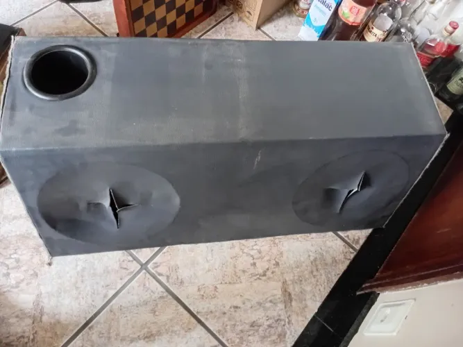 Caixa selada para 2 autofalantes 12 pol, um fechado e outro band bass