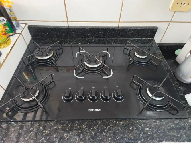 Cooktop Itatiaia 5 bocas - Acompanha acabamento de mármore