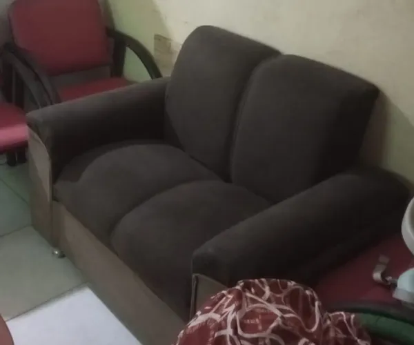 Sofá 2 lugares. Telefone *56