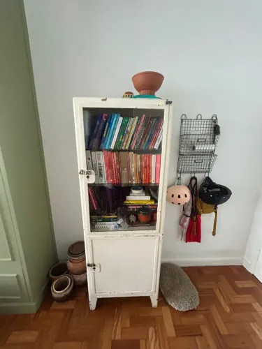 Armário expositor de farmácia modelo antigo