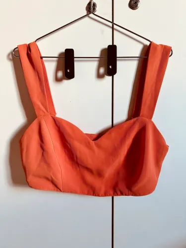Roupas semi novas