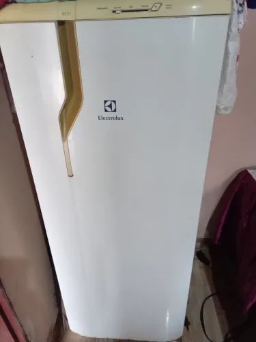 Vendo duas geladeiras para retiradas de peças