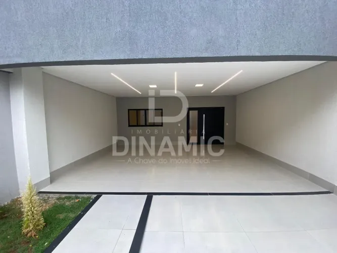 Casa Térrea com 3 Suítes Plenas no setor Vila Rosa - Região Parque Cascavel