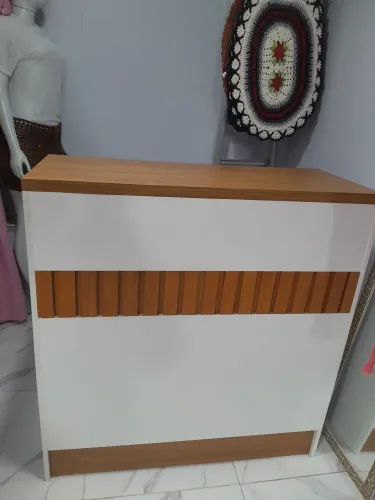 Vendo Balcão e Cabideiro de Loja