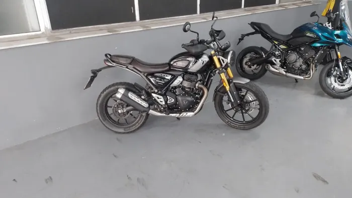 Triumph scrambler 400x