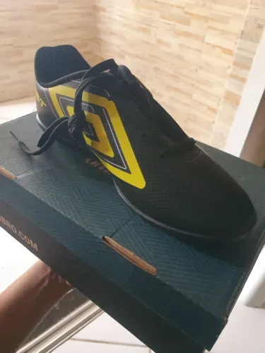 Chuteira tamanho 39