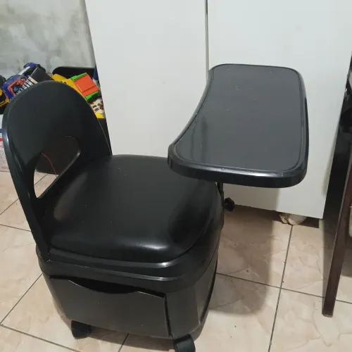 Cadeira cirandinha manicure