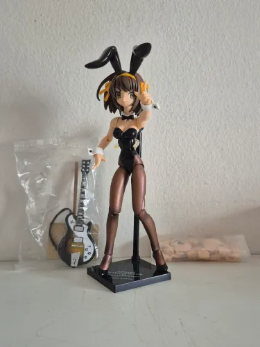 Fraulein revoltech Haruhi suzumyia bunny completa 19cm