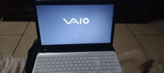 Sony Vaio SVE15125CBW (modelo da carcaça SVE151J11X)