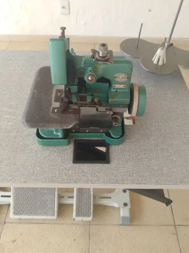 Máquina de costura Overloque industrial modelo GN1-6 Metamak