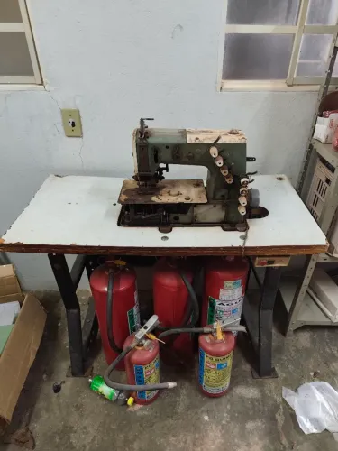 Máquina de Corte Eastman e Galoneira Kansai e Rimoldi antigas a Venda