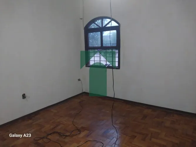 Casa para alugar com 275m² 2 quartos e 3 vagas (V. Scarpelli)