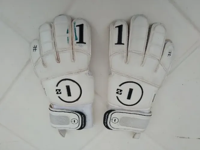 Luva De Goleiro Profissional N1 Beta Tam. 6 (ler Anúncio) 