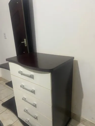 Cômoda gavetas espelho prateleiras | Garanhuns - PE