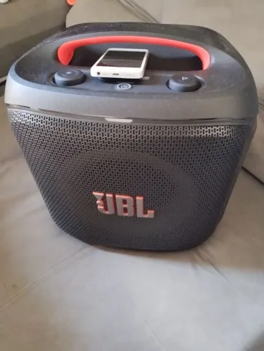 JBL partybox 2 (troco por vídeo game)