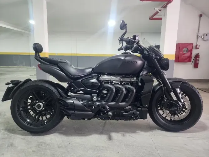 Triumph Rocket 3 R 2021 | 11.409 km | Acessórios Originais