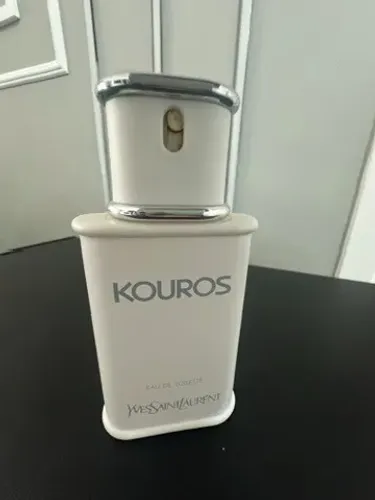 Perfume Kouros Yves Saint Laurent Eau de Toilette Masculino 50ml - Praticamente Cheio