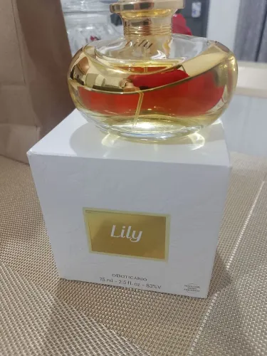 Vendo perfume novo só abre pra sentir um cheiro