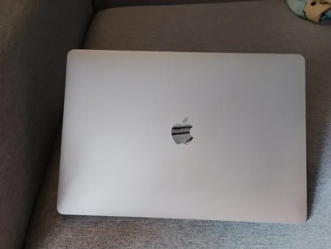 macbook pro 2019 15 pol processador intel i7 ram 16 gb 256 gb completo sem detalhes