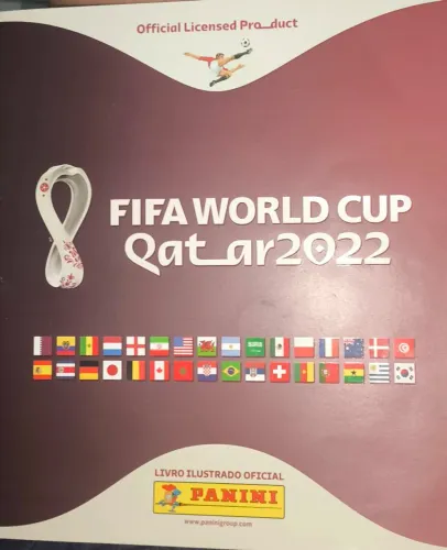 ÁLBUM BROCHURA COPA 2022 COM 130 FIGURINHAS COLADAS