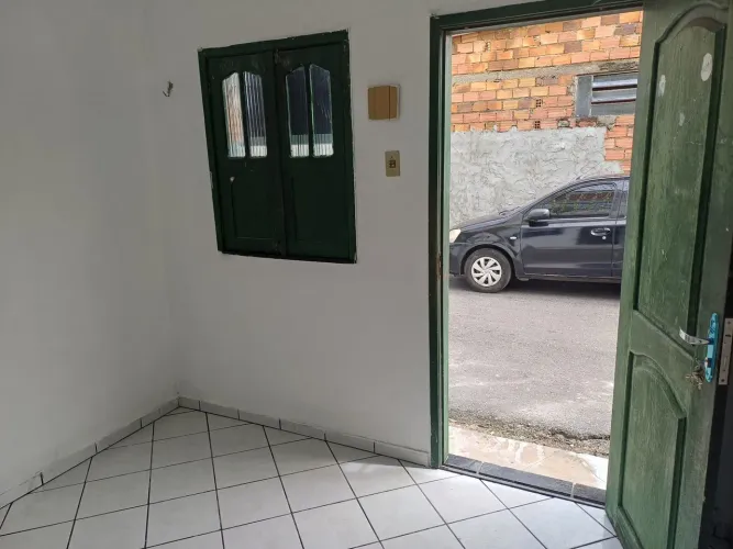 Alugo casa