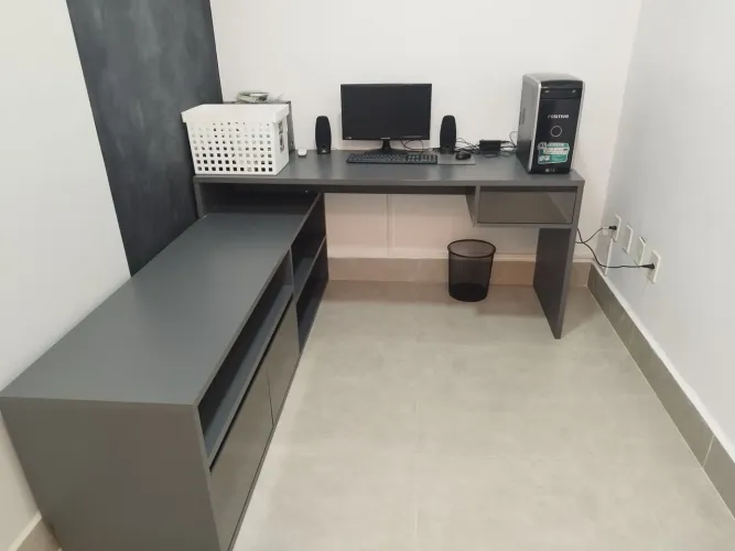 Vende-se mesa de trabalho