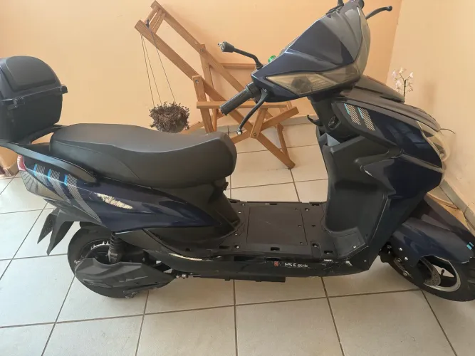 Scooter elétrica 