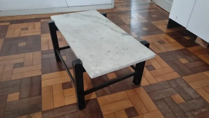 Mesa de Centro de Mármore