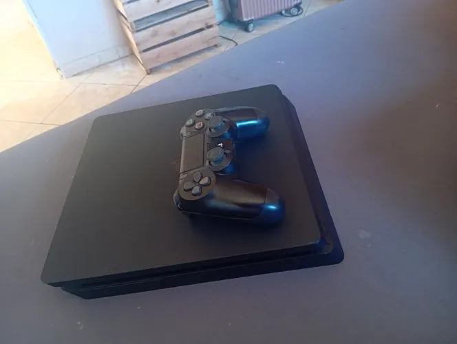 Ps4 slim 1TB