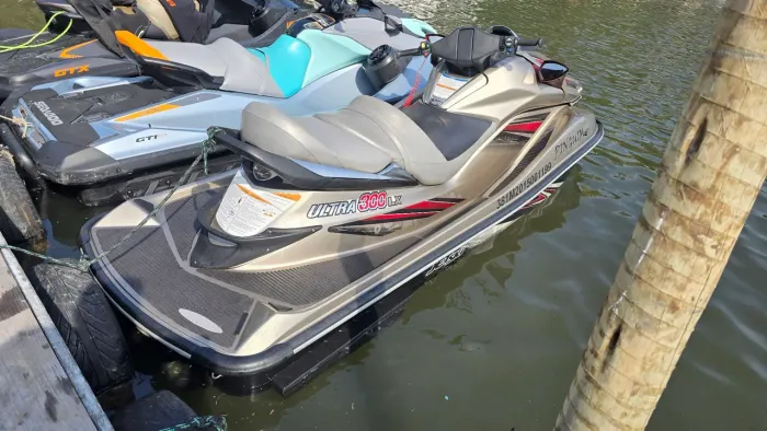 JET SKI KAWASAKI ULTRA 300 LX
