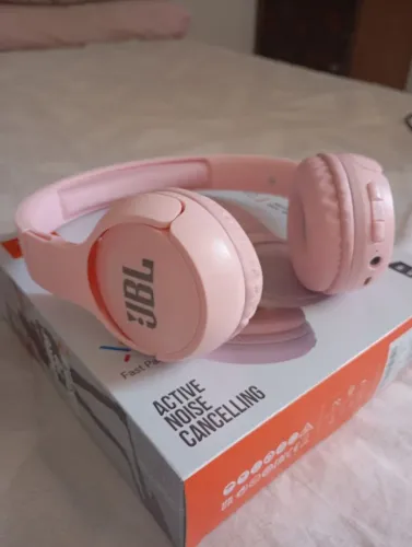 Fone de ouvido JBL novo 