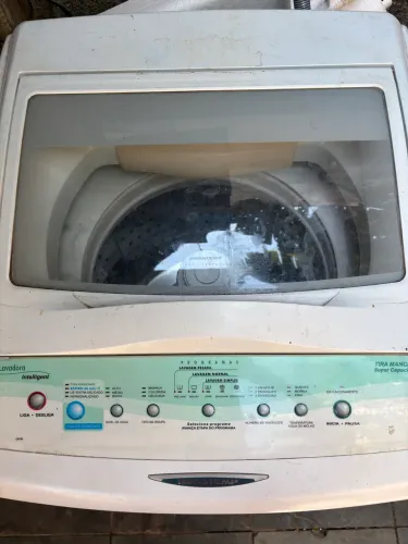 máquina para retirada de peças